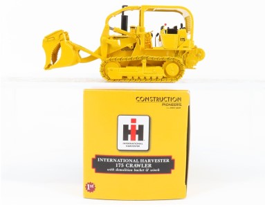 First Gear 50-3072 1:50 Diecast International Harvester 175 Crawler