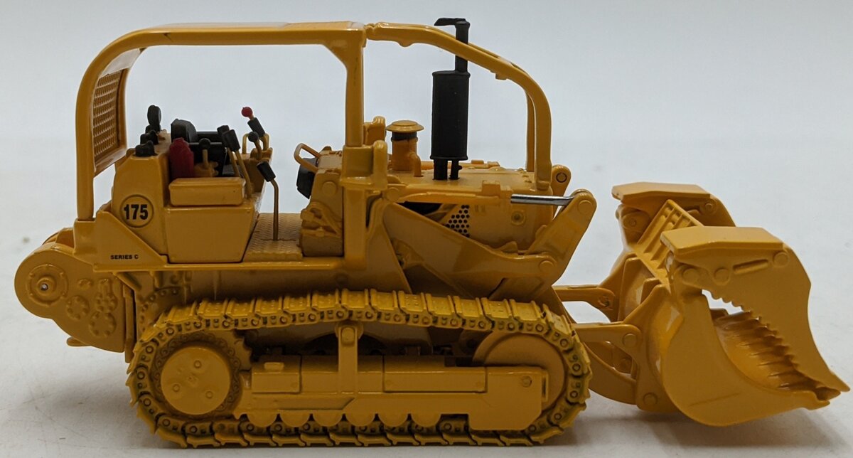 First Gear 50-3072 1:50 Diecast International Harvester 175 Crawler