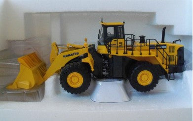 Komatsu UH 8008U 1:50 Die Cast WA600 Wheel Loader