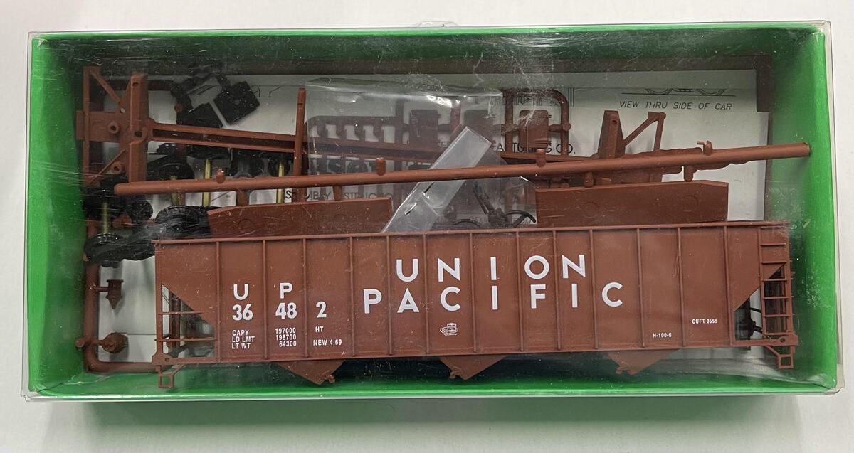 Bowser 55104 HO Union Pacific 100 Ton 45' 3 Bay Hopper #36482