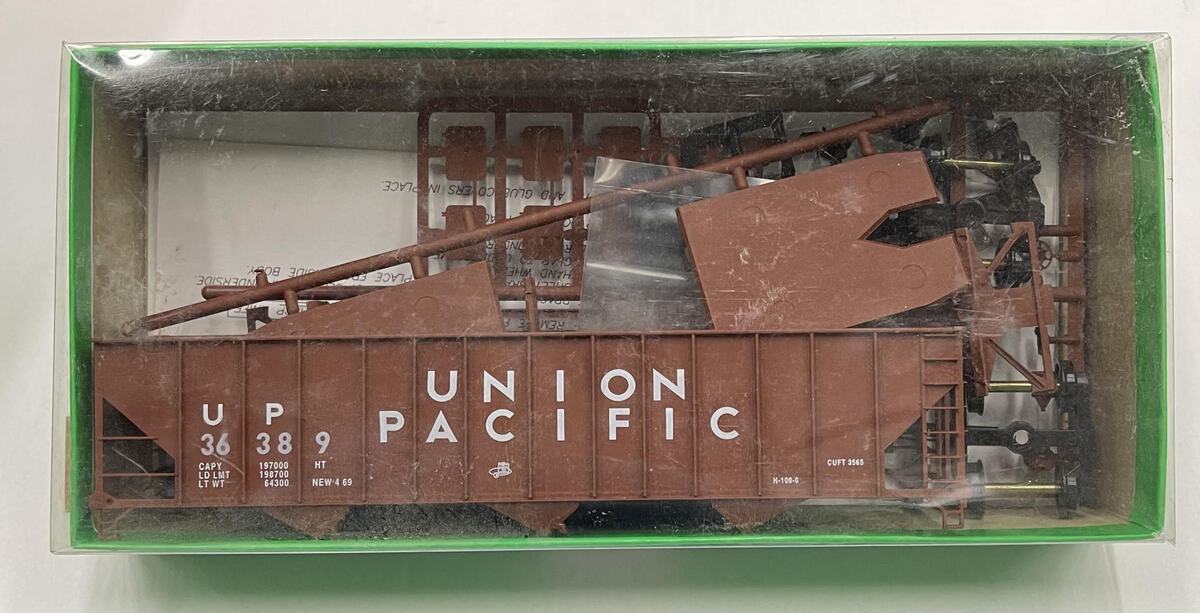 Bowser 55104 HO Union Pacific 100 Ton 45' 3 Bay Hopper #36389