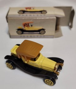 Readers Digest 211 1:64 Diecast Peerless Classic Car