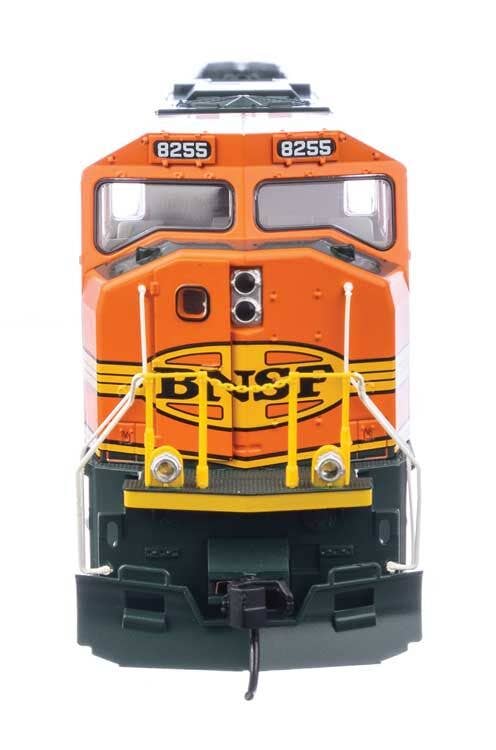 Walthers 910-21004 HO BNSF Railway EMD SD75M Diesel Loco - ESU Sound & DCC #8255
