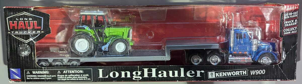 New-Ray AS-15833 1:43 Die Cast Kenworth W900 Long Hauler Trucker w/Green Tractor