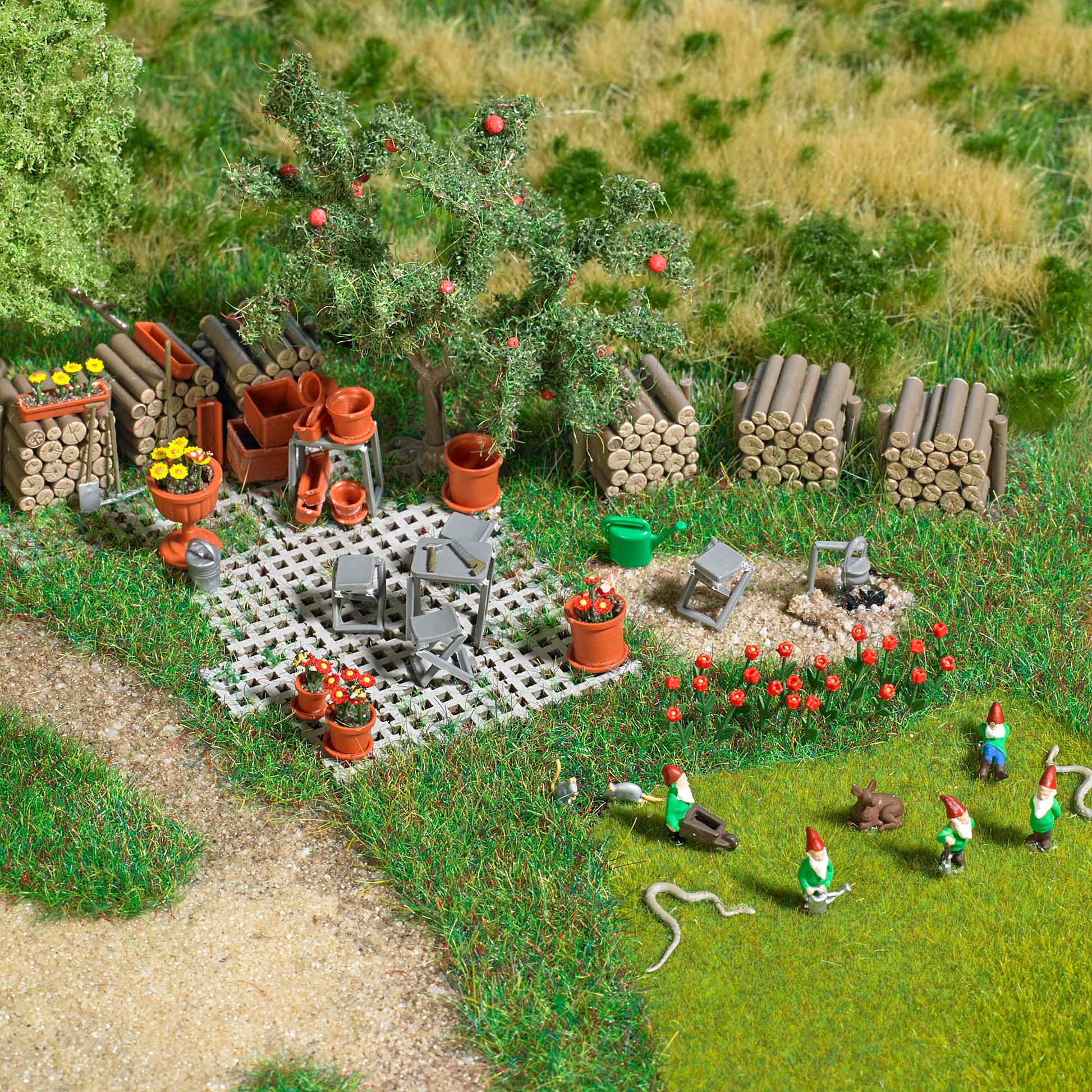 Busch 1835 HO Garden Details Set