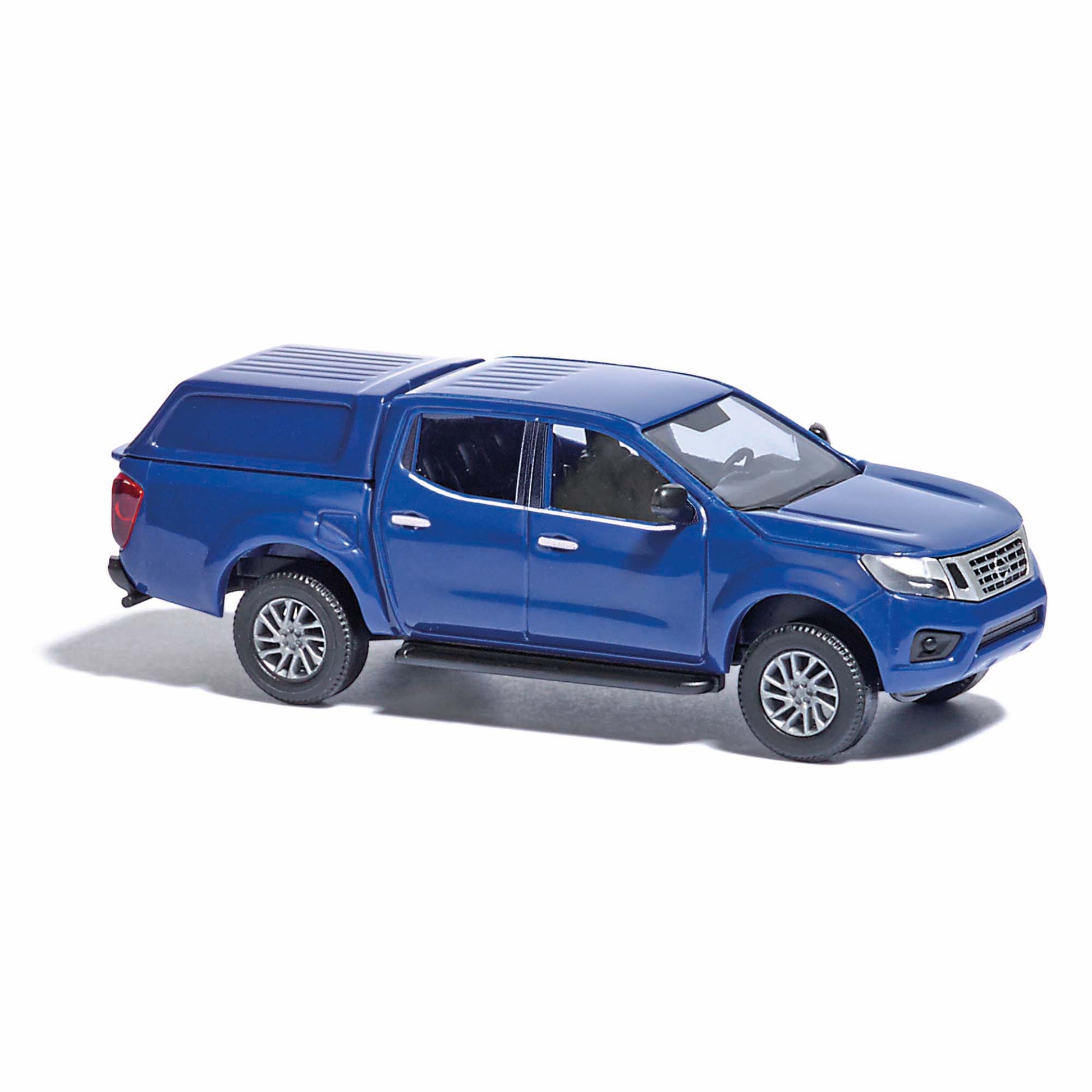 Busch 53705 HO Blue 2015 Nissan Navara/Frontier Crew-Cab Pickup Truck with Cap
