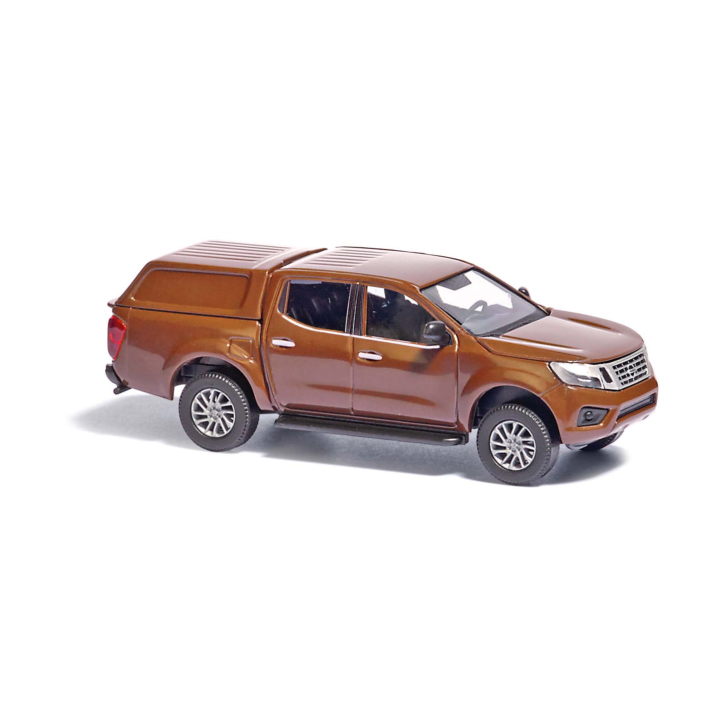 Busch 53706 HO Brown 2015 Nissan Navara/Frontier Crew-Cab Pickup Truck with Cap