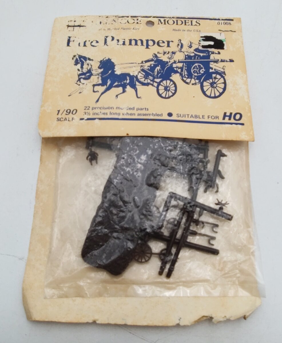 Glencoe 01008 1:90 Injection Molded Fire Pumper Horse Drawn Fire Engine Kit
