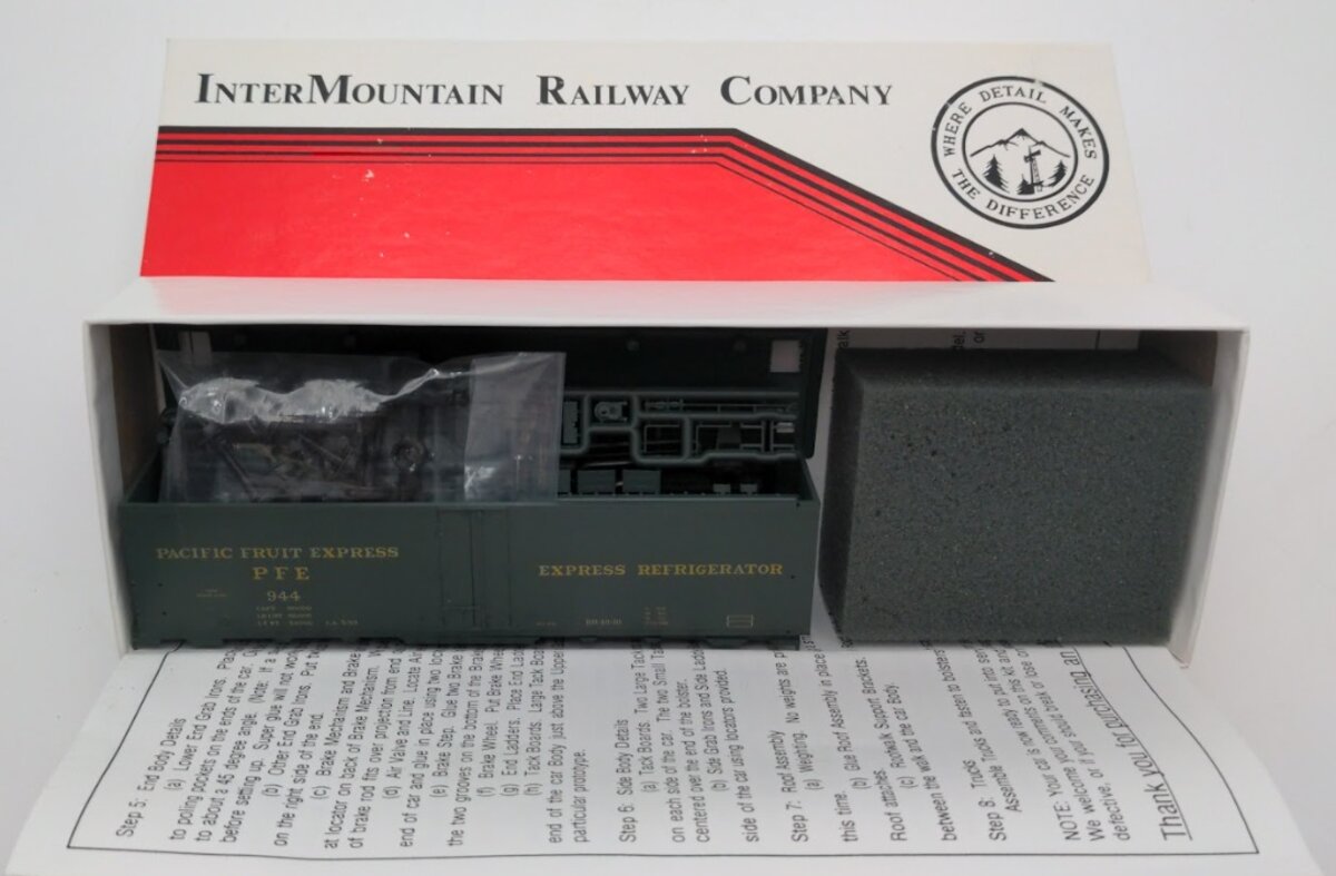 InterMountain 40512-11 HO Scale Green PFE Freight Car # 944 Kit
