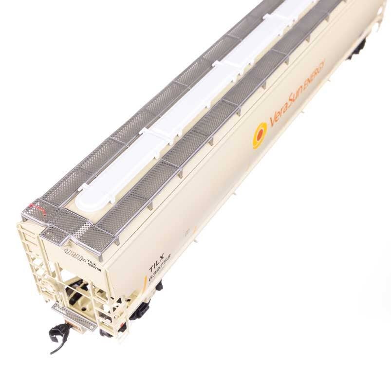 Walthers 920-110330 HO Vera Sun 67' Trinity 6351 4-Bay Covered Hopper #639758
