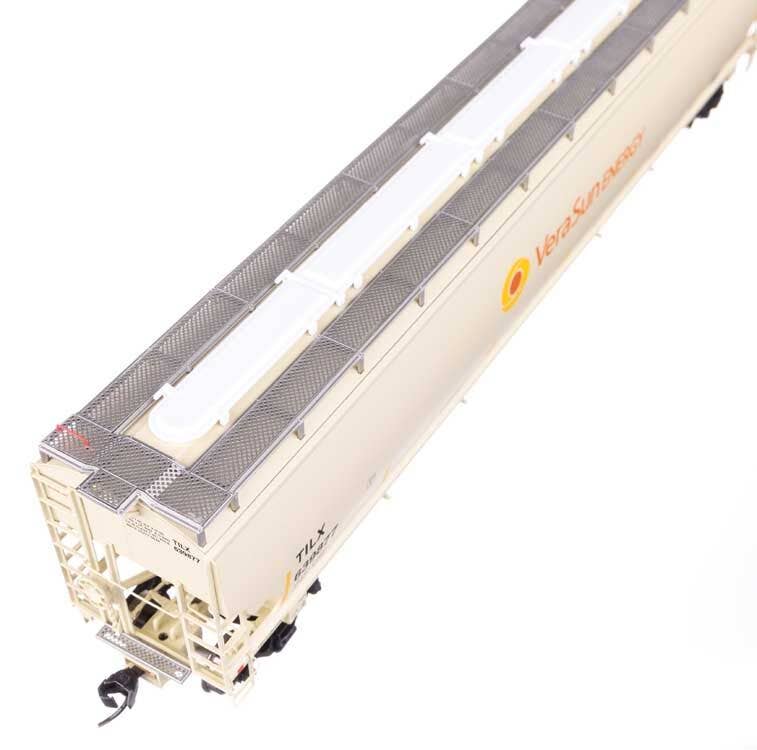 Walthers 920-110331 HO Vera Sun 67' Trinity 6351 4-Bay Covered Hopper #639877