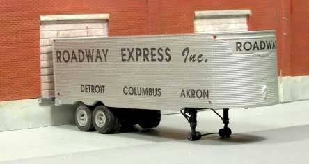 Sylvan Scale Models T-021-1 HO Roadway Express 32' Stainless Steel Trailer Kit