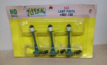 Atlas 802-150 HO Gas Lamp Posts (Set of 3)