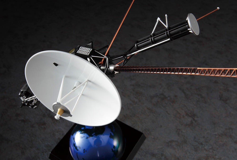 Hasegawa 52435 1:48 Unmanned Space Probe Voyager with Mission Emblem Patch Kit