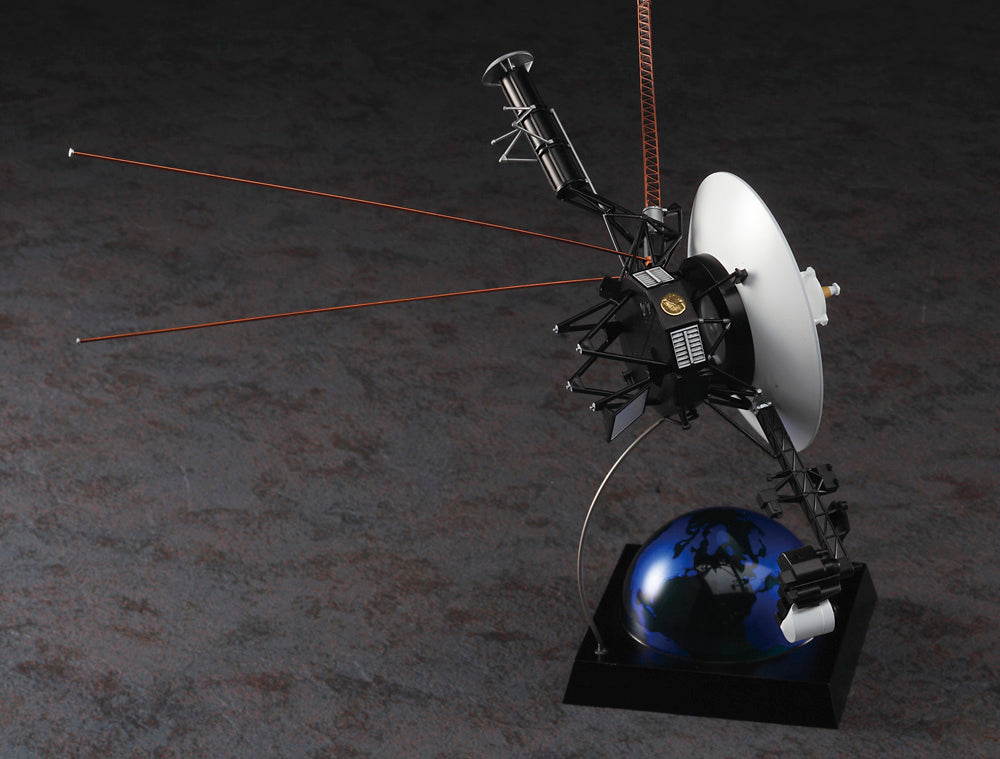 Hasegawa 52435 1:48 Unmanned Space Probe Voyager with Mission Emblem Patch Kit