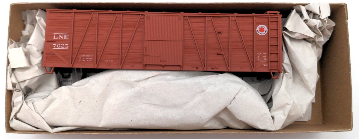 Accurail 4307.9 HO Lehigh & New England 40' Outside Braced Wood Boxcar Kit