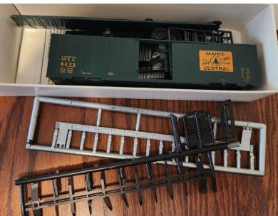 Branchline Trains 1015 HO Scale Maine Central 50' Single Door Boxcar Kit #9235