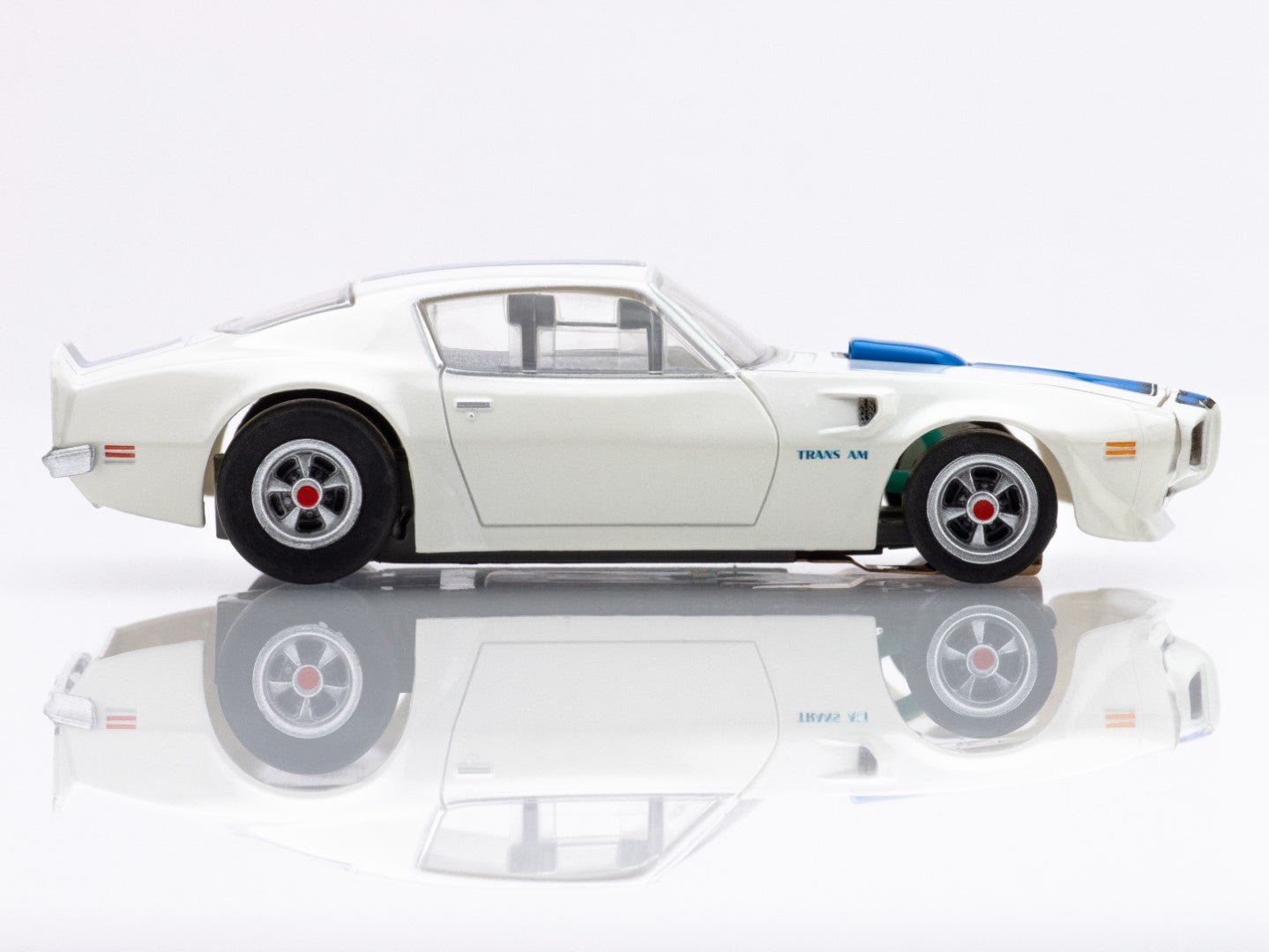 AFX 22096 1:64 White/Blue Mega G+ LWB 1970 Firebird Trans Am Slot Car