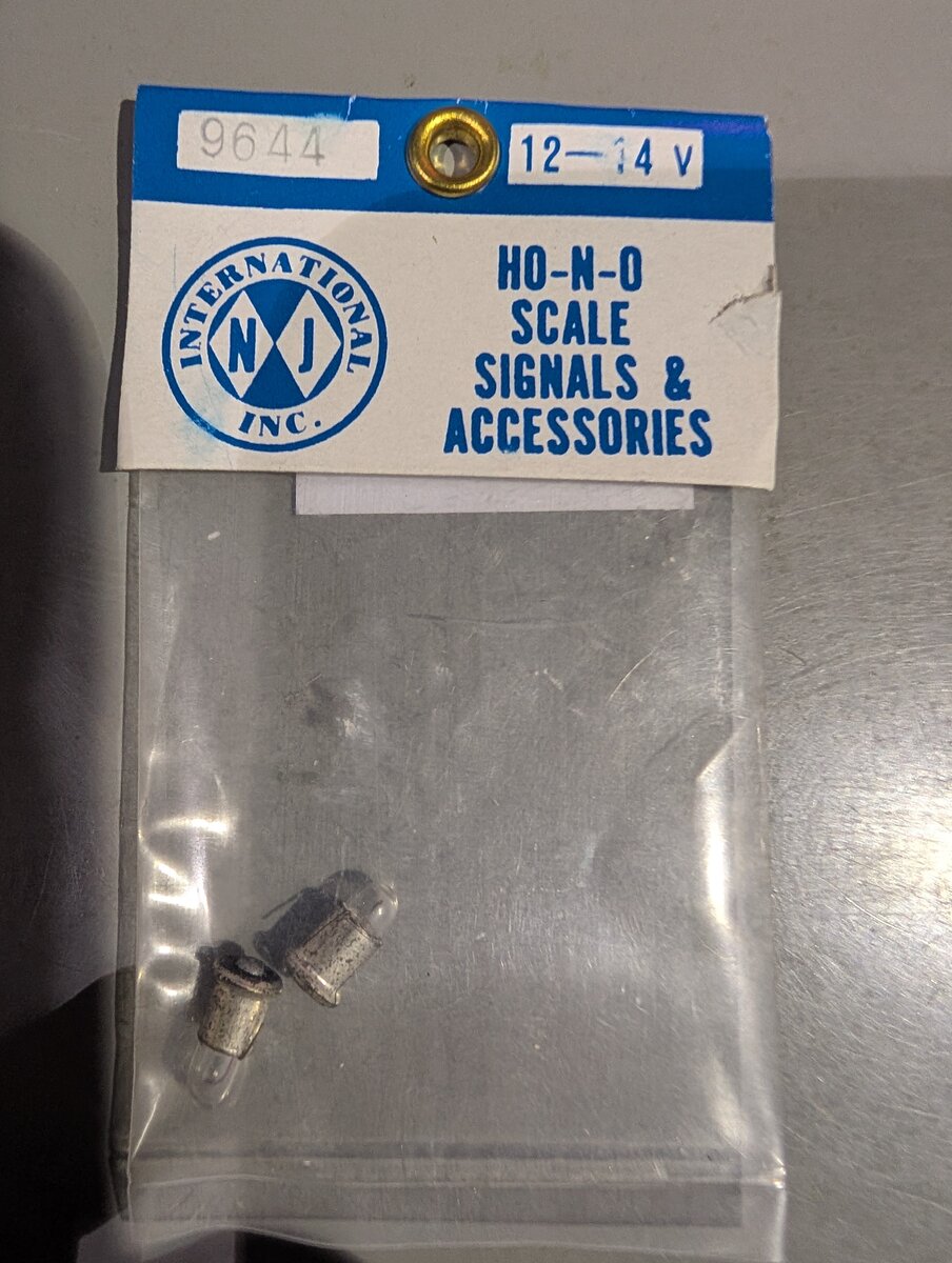 NJ International 9644 HO-N-O 12-14V Clear Bulbs (Set of 2)