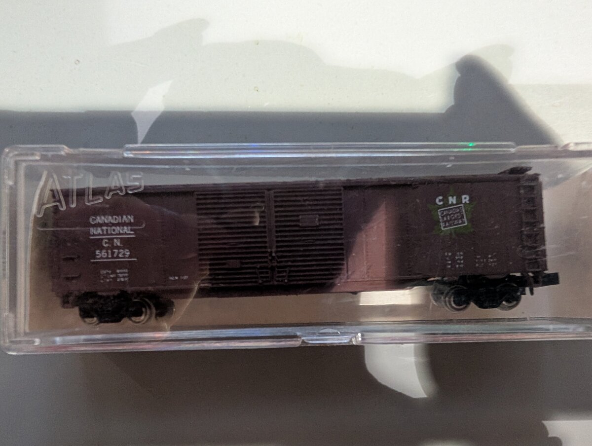 Model Power 3435 N Scale Canadian National Box Car #561729