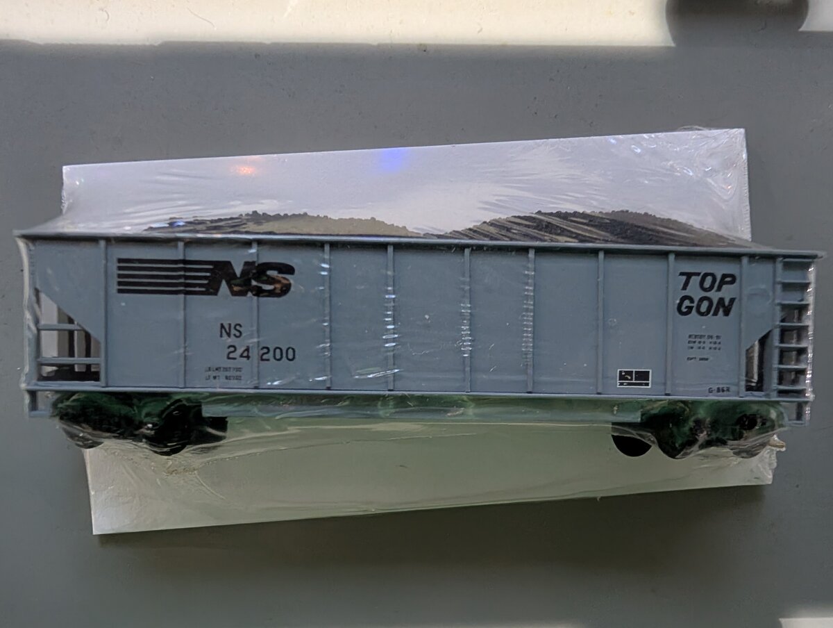 E&C Shops 24200 N Scale Norfolk Southern Coal Hopper Gondola Car #24200