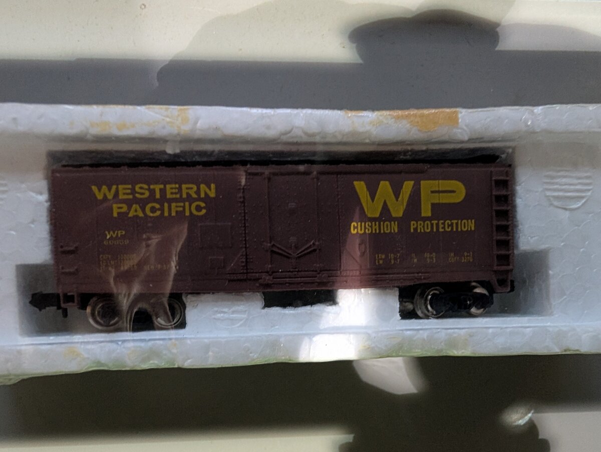 Bachmann 53-1030-15 N Scale Western Pacific 40' Mechanicial Reefer