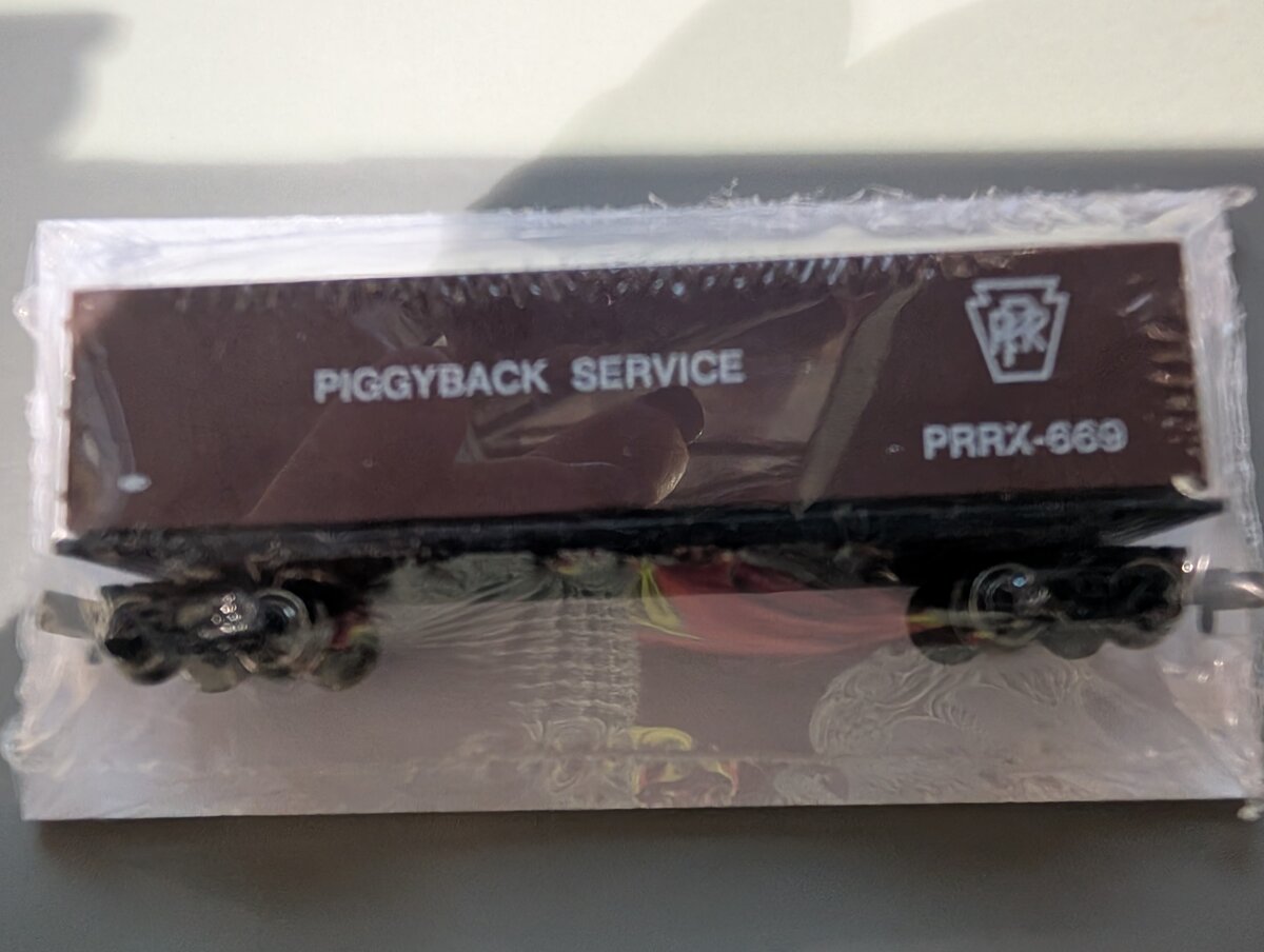 Acme 669 N Scale PRRX Piggyback Service Freight Car