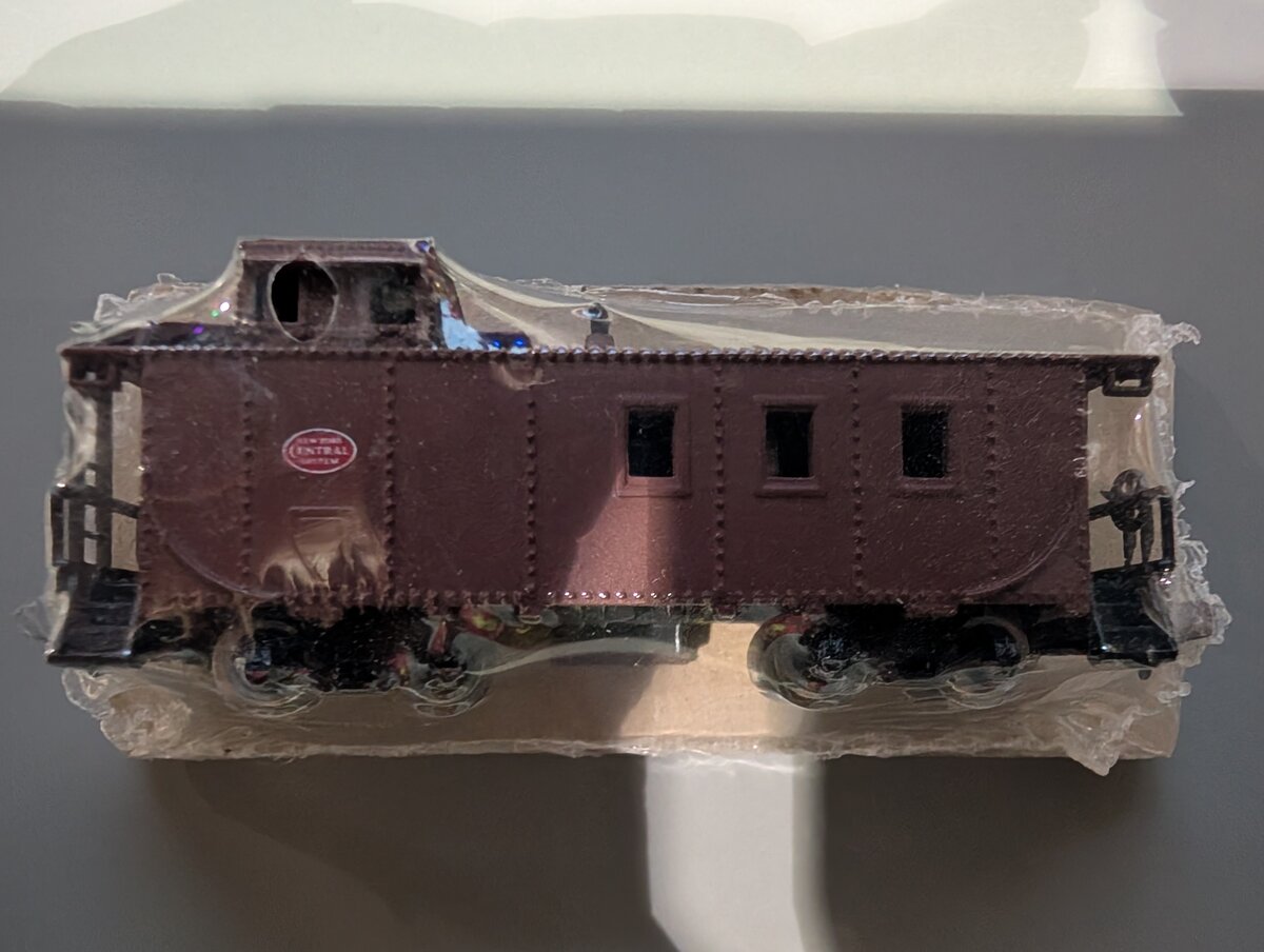 Bachmann N Scale New York Central System Caboose Car