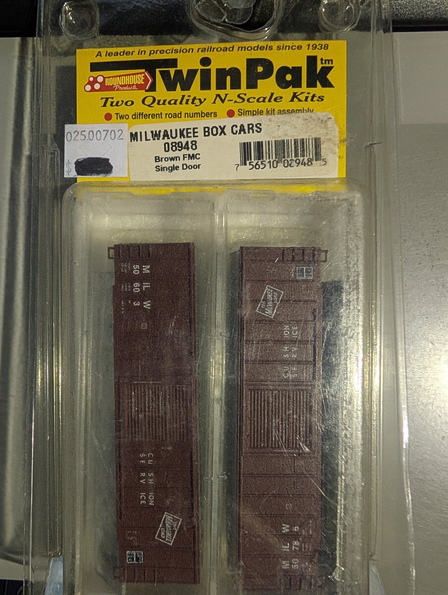 Roundhouse 08948 N Gauge Milwaukee Box Cars Twin Pak Kit