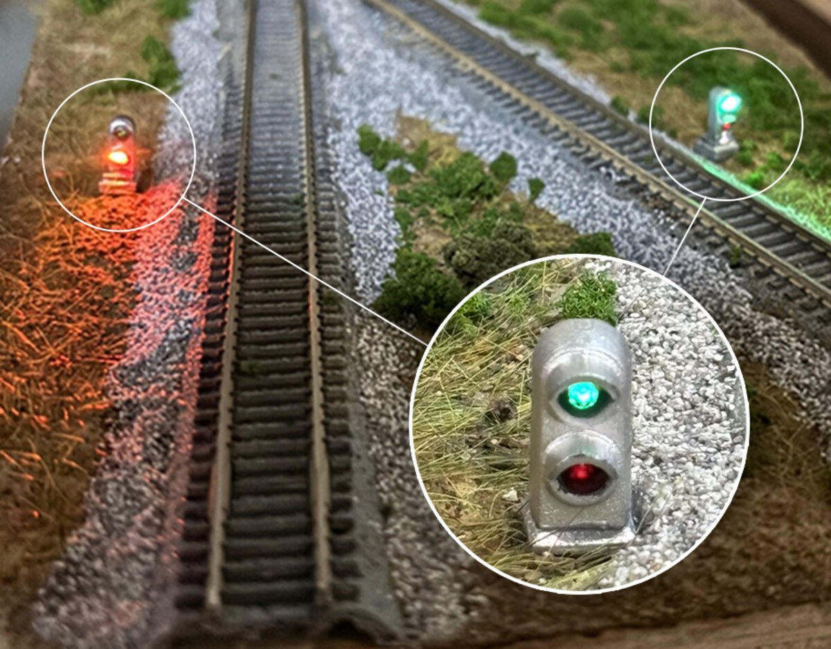 Dwarvin DVFLBS201S N Fiber-Lit 2-Color Dwarf Signals - Silver