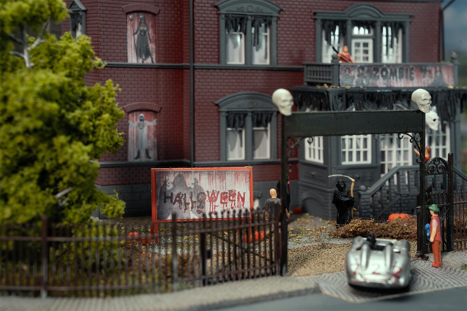 Faller 190034 HO Halloween Promotional Building Kit