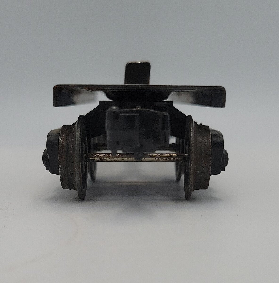 Lionel 6465-6 Black Metal Tank Car Frame with Trucks and Non-Operating Couplers
