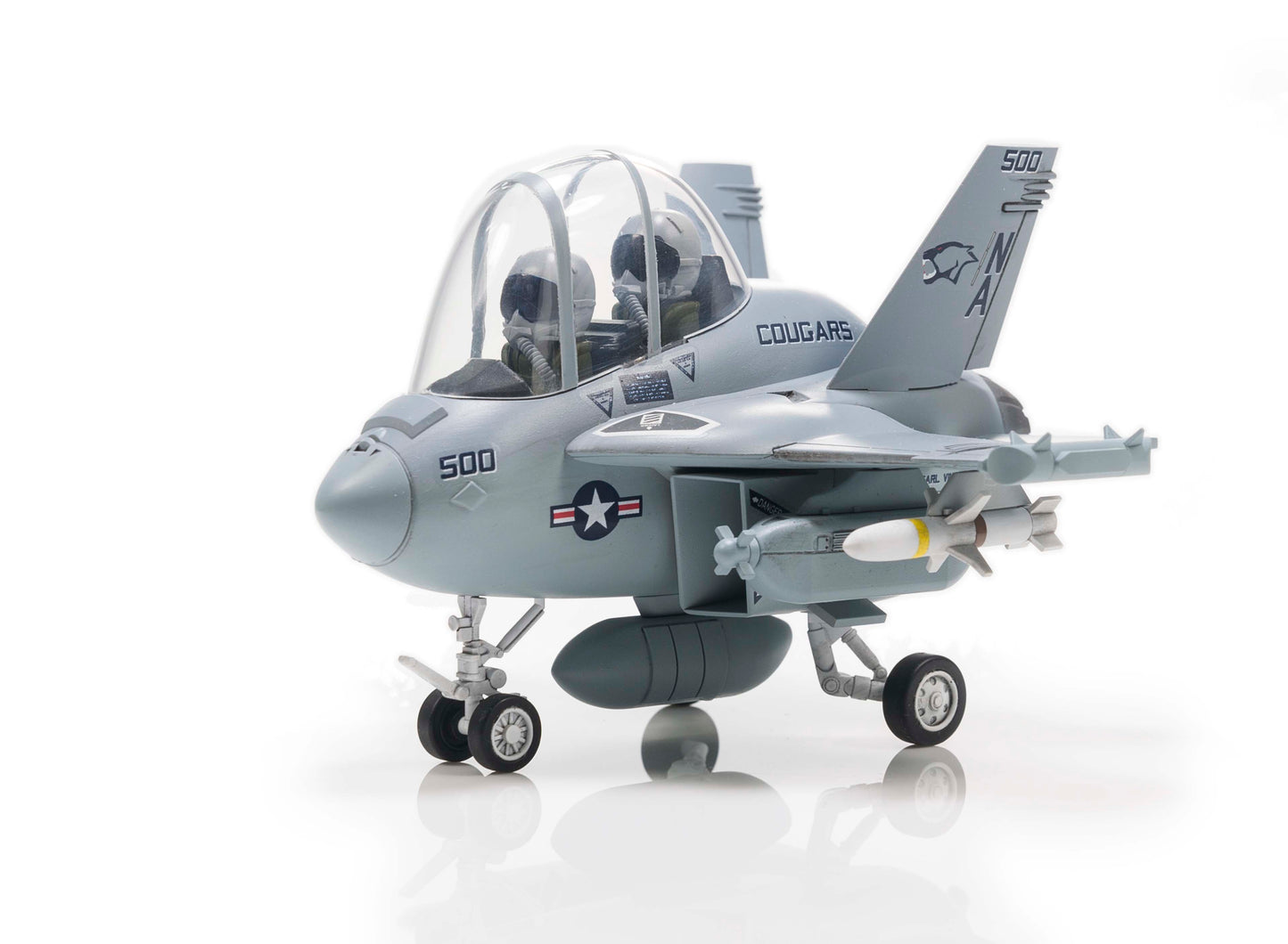 AFV Club AFQ009 Q E/A-18G Growler Electric Warfare Aircraft Plastic Model Kit