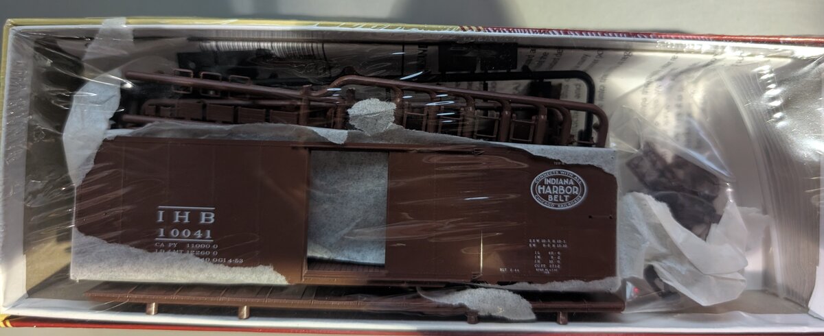 InterMountain RC-8006b HO Indiana Harbor Belt 40' AAR Boxcar #10041 Kit
