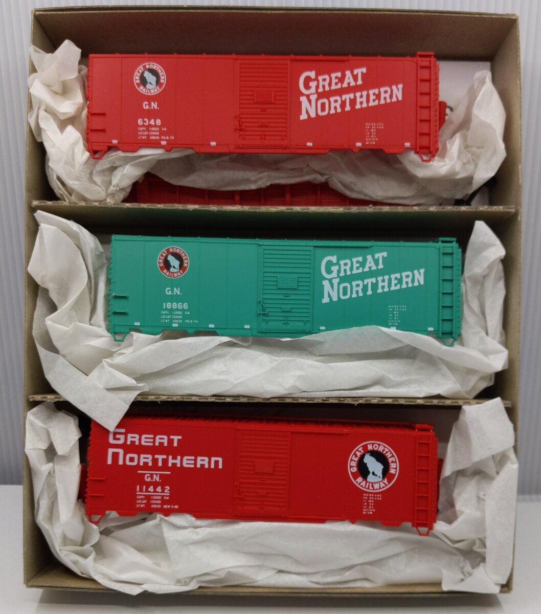 Accurail 3316 HO Scale Great Northern 40' AAR Steel Boxcars-3 Variations