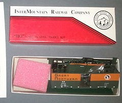 InterMountain 41012-04 HO Great Northern 12 Panel 40' Boxcar #2532(Orange/Green)