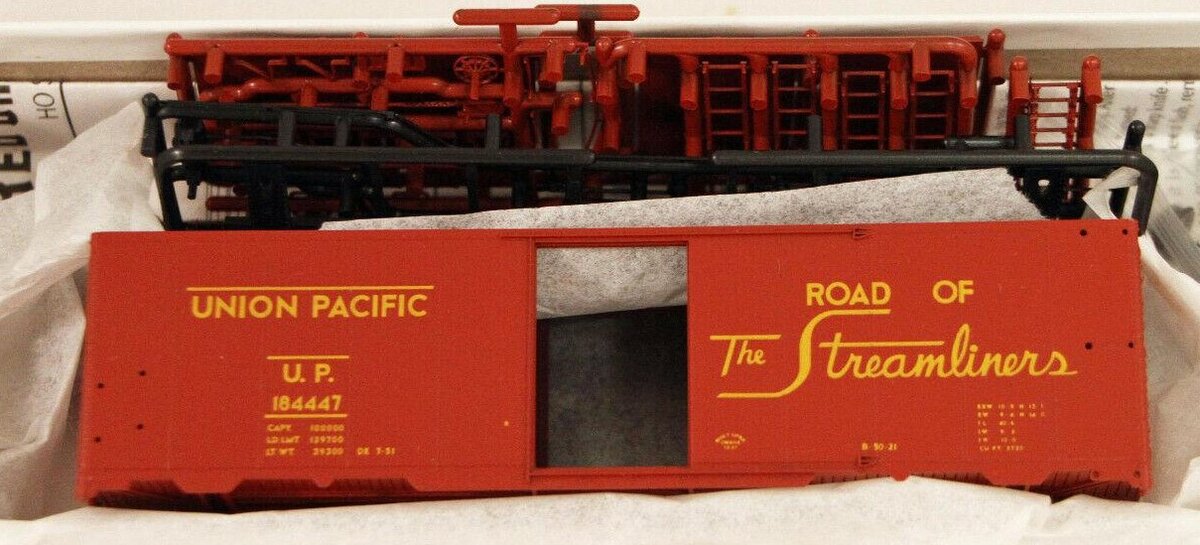 Red Caboose 184447 HO Union Pacific 40' AAR Box Car "Be Specific" Kit