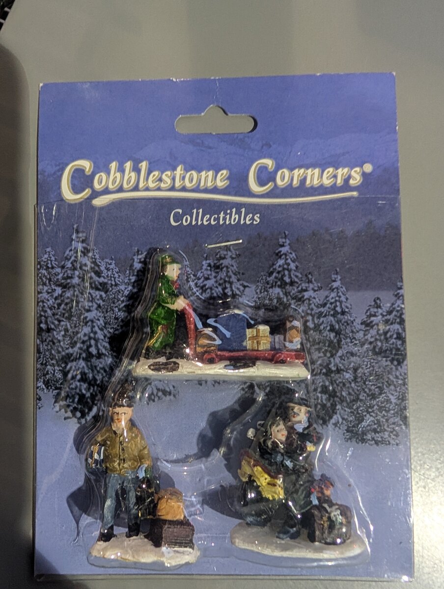 Greenbrier International 986825 Cobblestone Corners 3 Piece Winter Figures Set