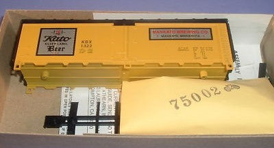 Athearn 1322 HO Kato Mankato Brewing Co. 40' Steel Ice Bunker Reefer Kit