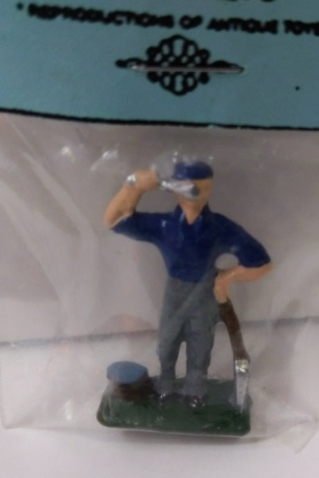 Acme 8002 O Scale Man Drinking Water Metal Figure