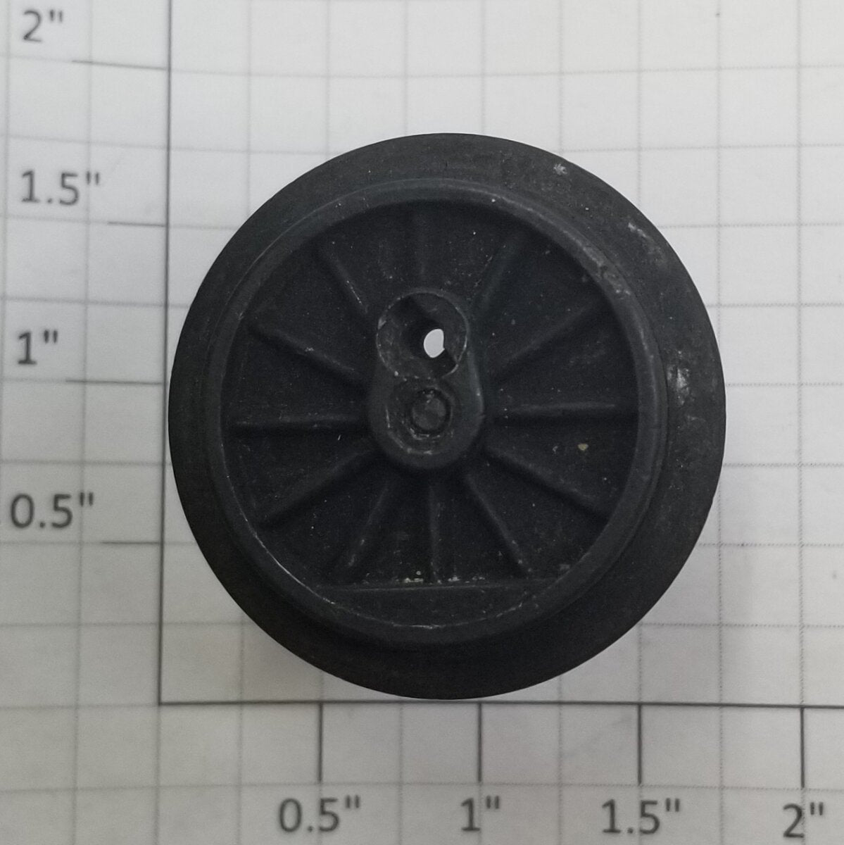 Lionel 2026M-8 Gear End Wheel and Axle without Nickel Tire