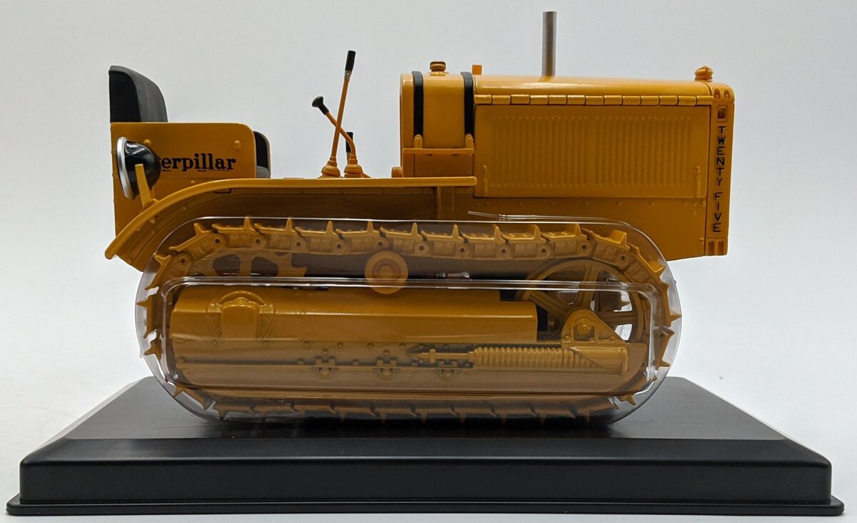 DieCast Masters 85679 1:16 Vintage Series Caterpillar 25 Tractor Diecast Model