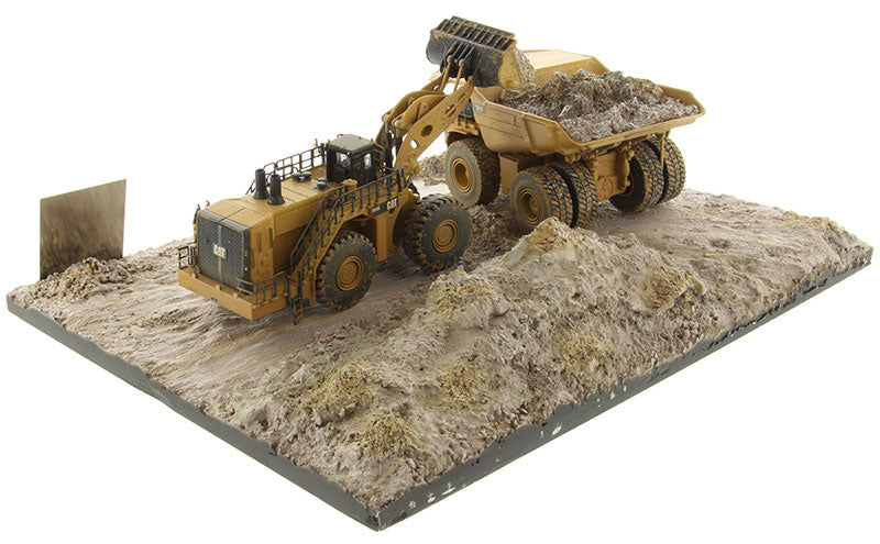 DieCast Masters 85762 1:125 CAT 994K Wheel Loader & CAT 797 Mining Truck Diecast
