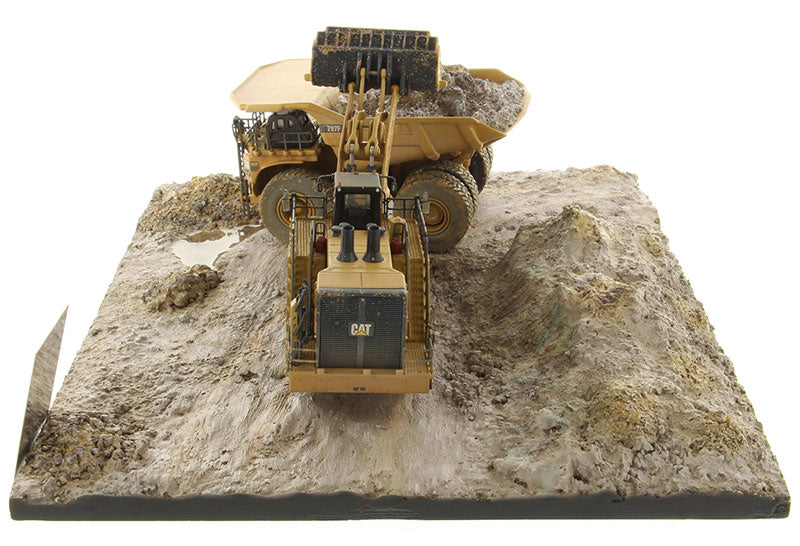 DieCast Masters 85762 1:125 CAT 994K Wheel Loader & CAT 797 Mining Truck Diecast