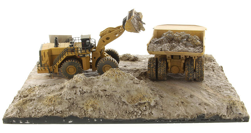 DieCast Masters 85762 1:125 CAT 994K Wheel Loader & CAT 797 Mining Truck Diecast