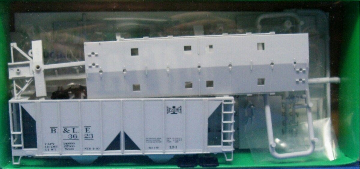 Bowser 3623 HO B & LE 70 Ton 2-Bay Covered Hopper W/Knuckle Couplers Kit