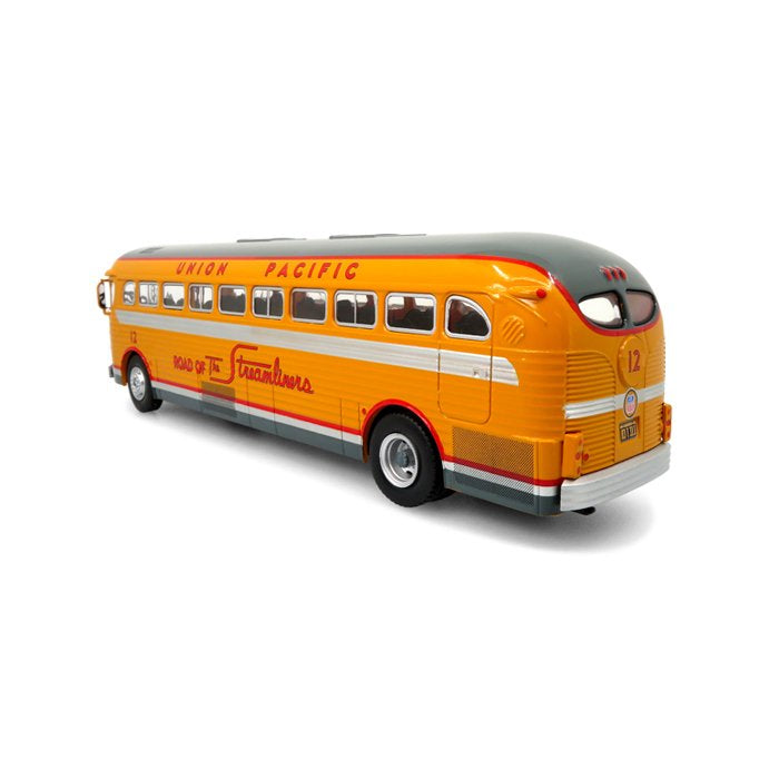 Iconic Replicas 43-0353 1:43 UP GM PD4151 Silversides Coach Diecast Model
