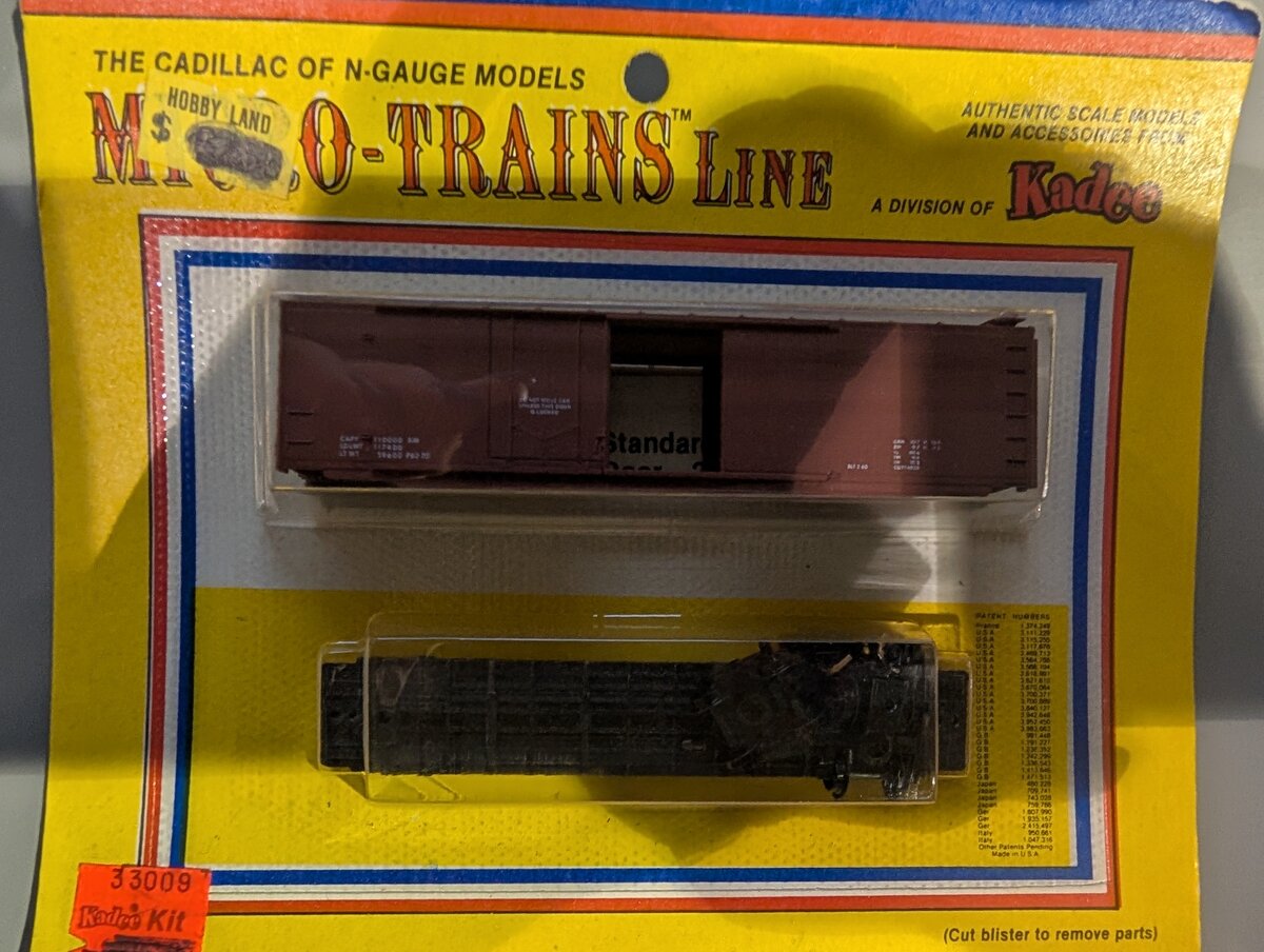 Micro-Trains 33009 N Gauge Undecorated Double Door Boxcar Kit