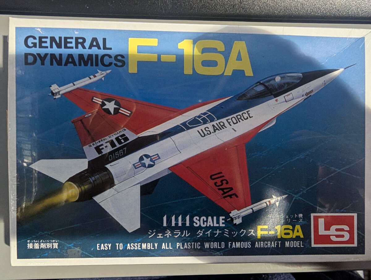 Hasegawa A120 1:144 General Dynamics F-16A Plastic Model Kit