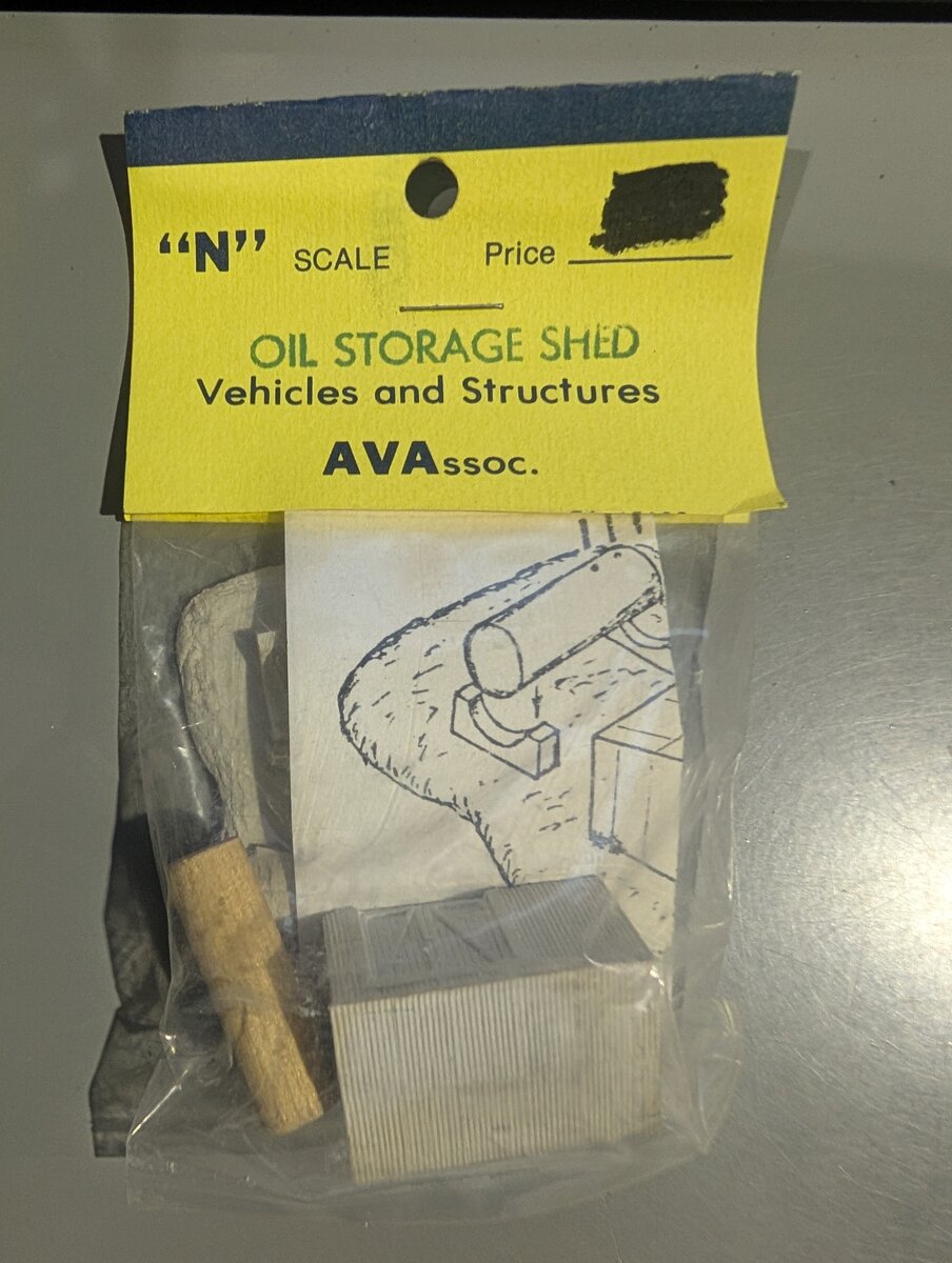 AVAssoc. N Scale Oil Storage Shed Resin Structure